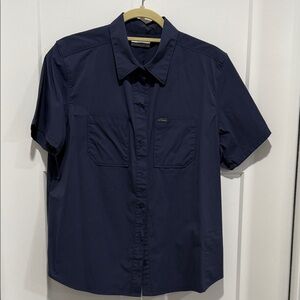 Columbia women’s Omni Shield shirt
